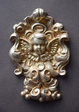  Belle petite décoration ancienne d'un angelot en laiton repoussé , putto , ange