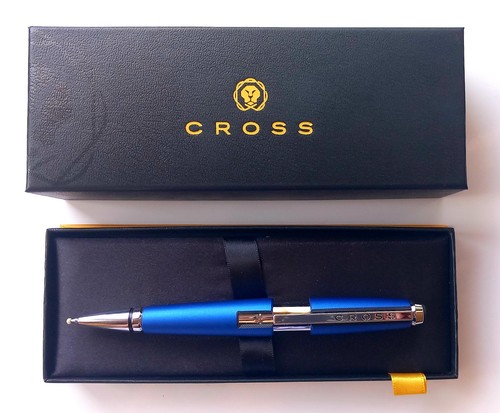Stylo roller cross edge laque - roller,