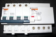 DISJONCTEUR DIFFERENTIEL TETRAPOLAIRE 63A 1A, COURBE C, SELECTIF, MERLIN GERIN