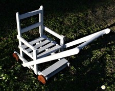 Petite poussette  ancienne bois  pour grande  poupée