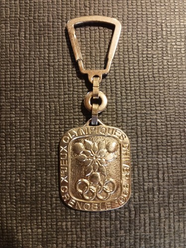 Porte clé couleur argent des - porte,