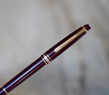 STYLO ROLLER MONTBLANC MEISTERSTÜCK RESINE BORDEAUX & PL. OR 18 CARATS  - RARE