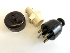 Ancien Interrupteur Bakélite Et Douille Voleuse Et Prise