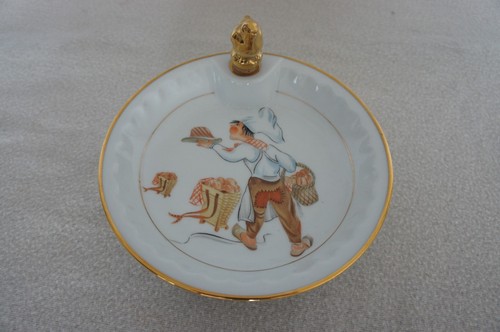 Ancienne assiette bouillie - ancienne, a