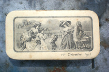 ANCIENNE BOITE A DRAGEES BONBONS CARTON. "COLETTE 1er décembre 1912"