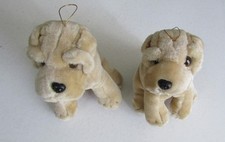 2 chiots peluches.