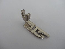Pied ourleur Pfaff (tige basse) pour Machines à coudre Pfaff 130, 230, 260