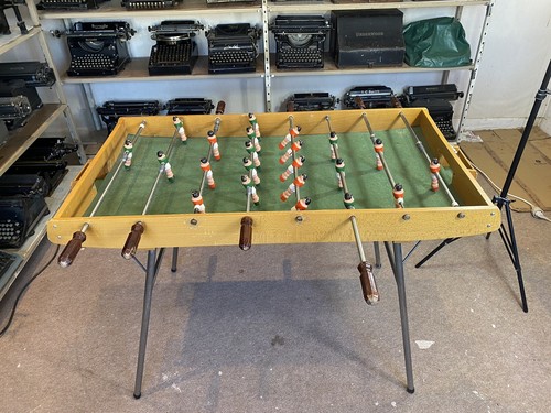 Ancien baby foot - ancien, pied