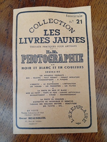 Livres jaunes la - livres, jaunes.
