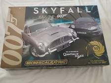 Circuit Aston Martin DB5  "JAMES BOND 007 : SKYFALL " / Micro Scalextric G1171M