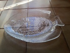 LOT DE 2 assiettes en forme de