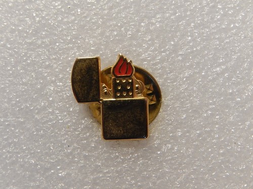 Pin zippo - pin´s,