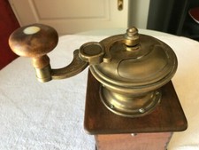 moulin à café bois - Trémie et manivelle laiton 