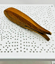Ancien  casse-noisette/noix en bois forme poisson année 60
