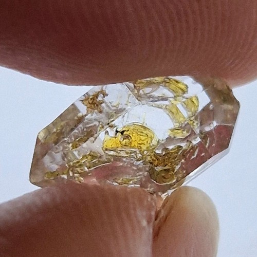 Petroleum quartz 765cts uv - quartz,