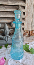 ANCIENNE CARAFE EN VERRE BLEUE ET BOUCHON