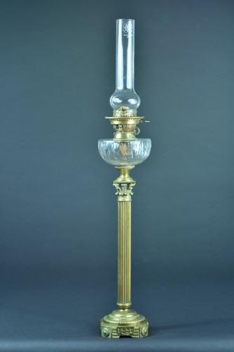 Ancienne grande lampe - , à