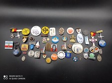 Gros lot d'insignes Médailles