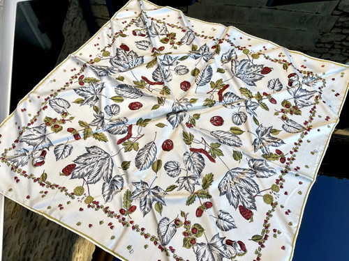 Joli foulard carre - joli, soie