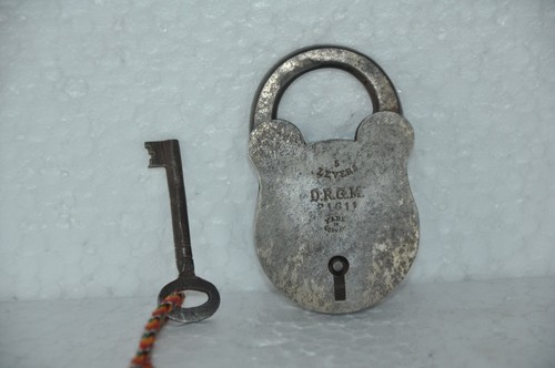 Cadenas unique fer forgé - en,