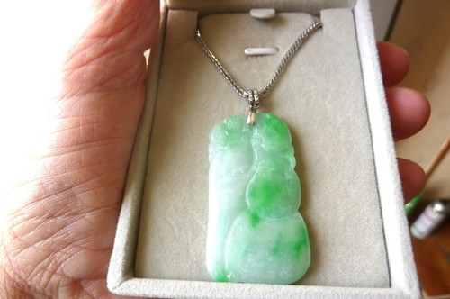 Superbe pendentif jade - pendentif, en