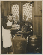 Great Britain, Mr. Fred Garner, wood sculptor  Vintage silver print. Fox Photos 