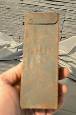 Ancienne boîte en métal à