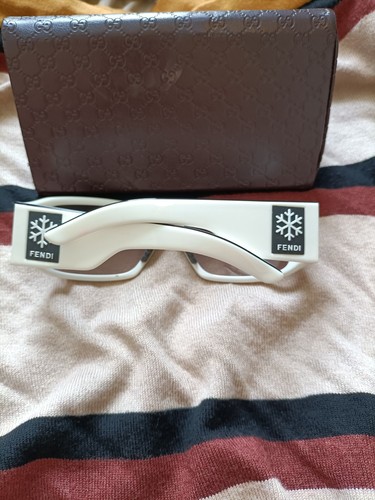 Lunettes soleil fendi - soleil,