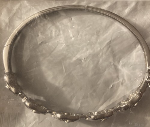 Silver tone elephant - tone,