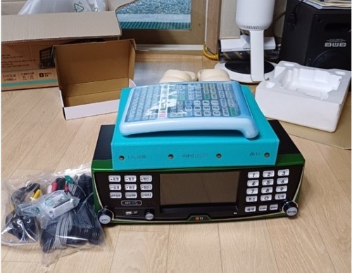 Media plus machine - plus, /