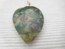 Pendentif en Fuschite naturelle verte , bélière argent massif 925 Rubis B509 LOT