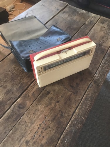 Ancienne radio transistor - radio/,