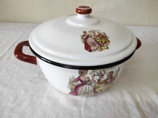 Ancienne soupière en tôle