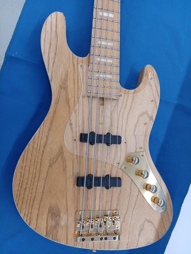 Guitare basse électrique