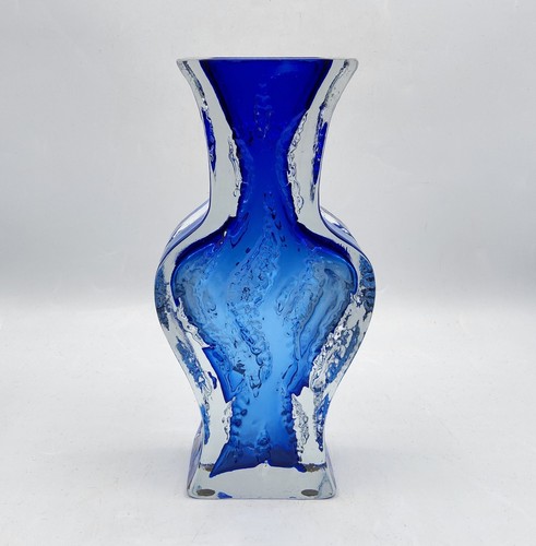Vase verre soufflé moulé