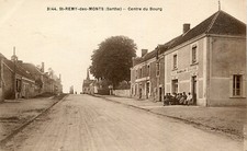 SAINT REMY DES MONTS Centre du Bourg Du monde en terrasse du Café HAMELIN