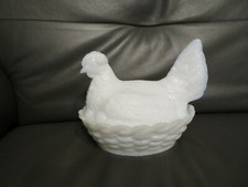 ancienne poule en opaline ou