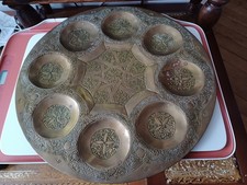 PLATEAU À THÉ MAROCAIN ANCIEN POUR 8 VERRES OU TASSES CUIVRE OU LAITON ?  35 cm