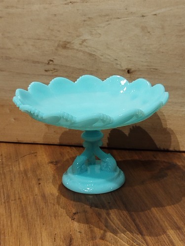 Coupe sur pied opaline - en,