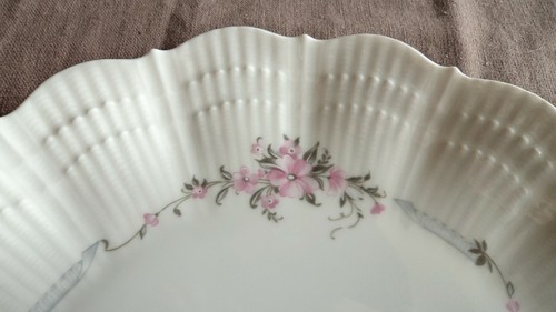 Superbe assiette porcelaine - assiette,