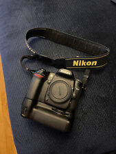 Appareil photo Nikon D80 10.2MP avec poignée et seulement 13000 declanchements