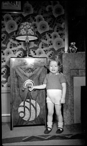 Portrait little girl standing - portrait,
