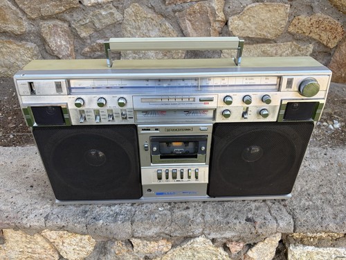 Vintage boombox goldstar - vintage,