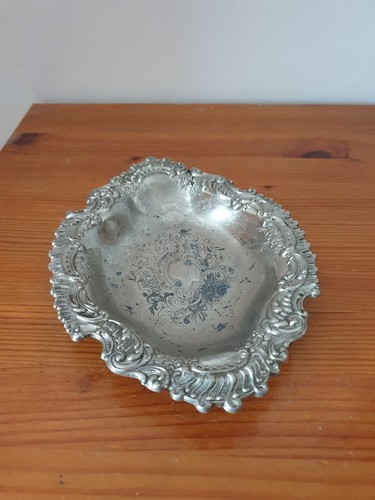 Ancien plat style rococo