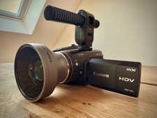 Caméscope Canon HV-30 avec grand angle WD-H30 (x0,7), micro DM-50, 3 batteries 