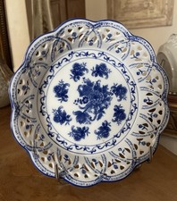 Magnifique coupe ajourée en porcelaine TOURNAI ARRAS ou ALLEMANDE décor floral