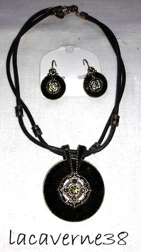 Parure collier cordon vert