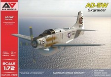 DOUGLAS AD-5W SKYRAIDER (3