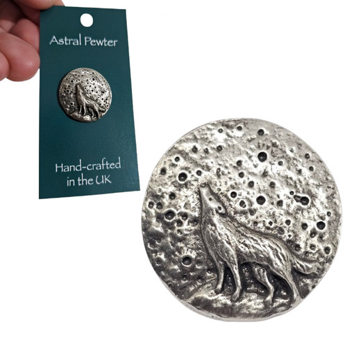 Badge épingle loup lune