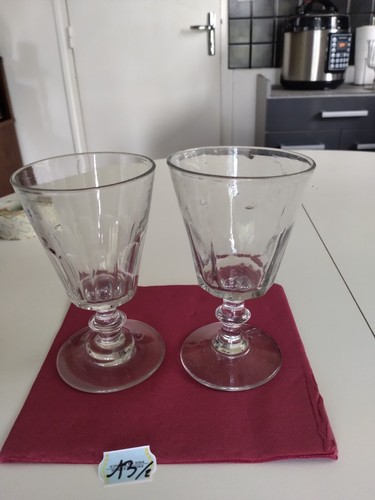 Verres pied en verre - à,